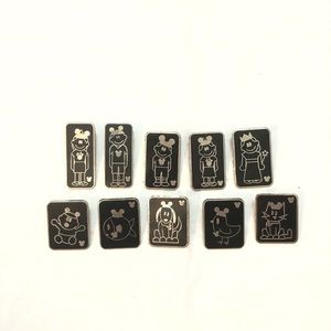 Disney Family and Pets Pins set of 10